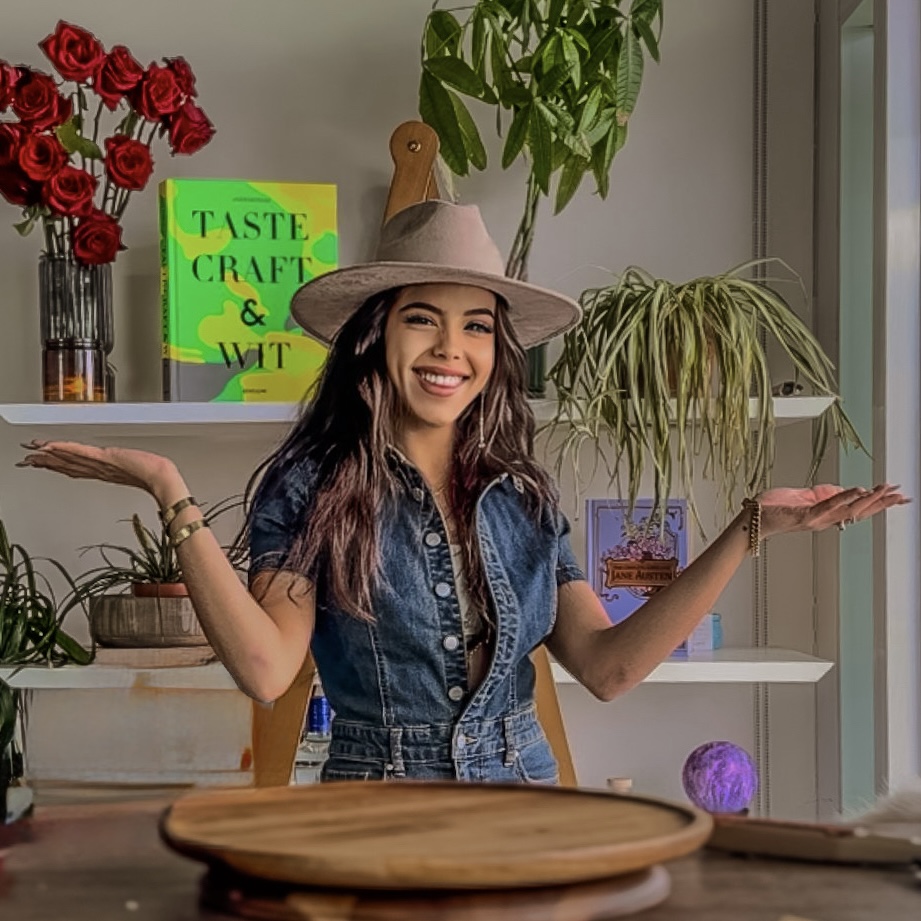 Pashi Vinci in her studio