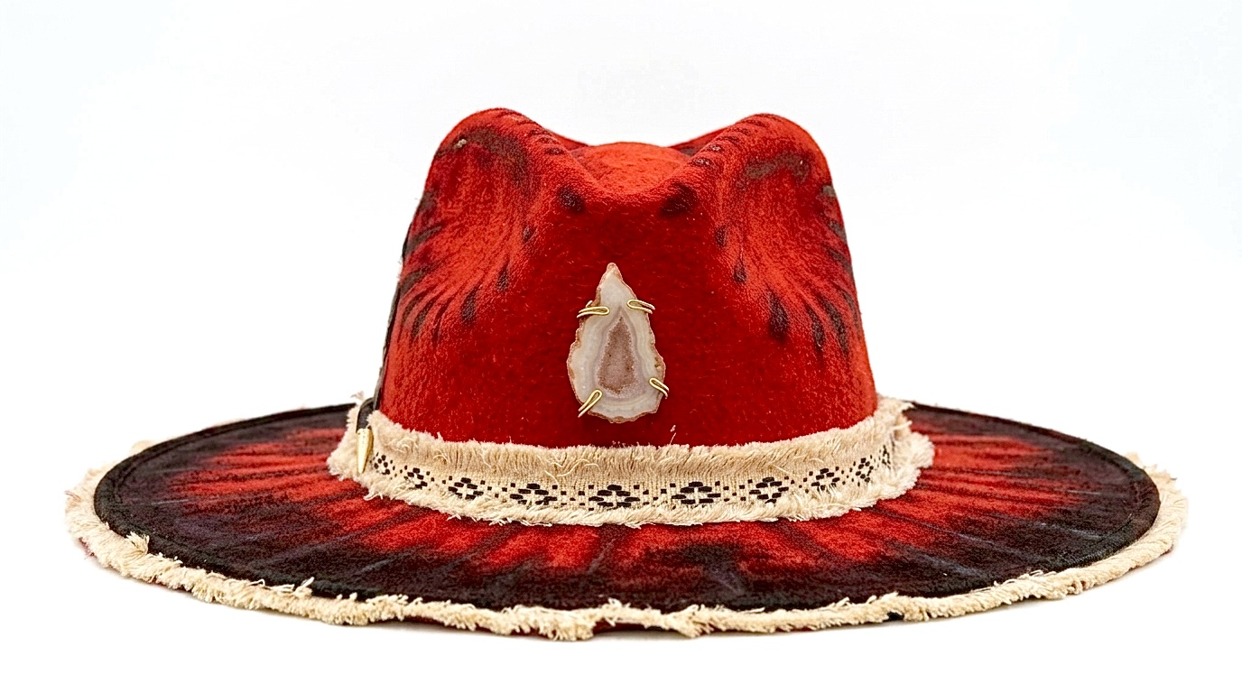 A Pashi Vinci hat, annotated